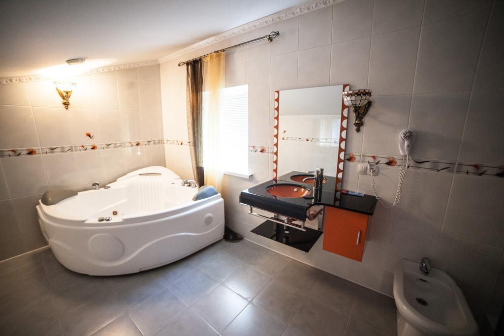 Hôtel Imperiya à Khmelʼnytsʼkyy Chambre photo